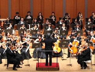 日本を代表する指揮者と若手音楽家によるオーケストラ