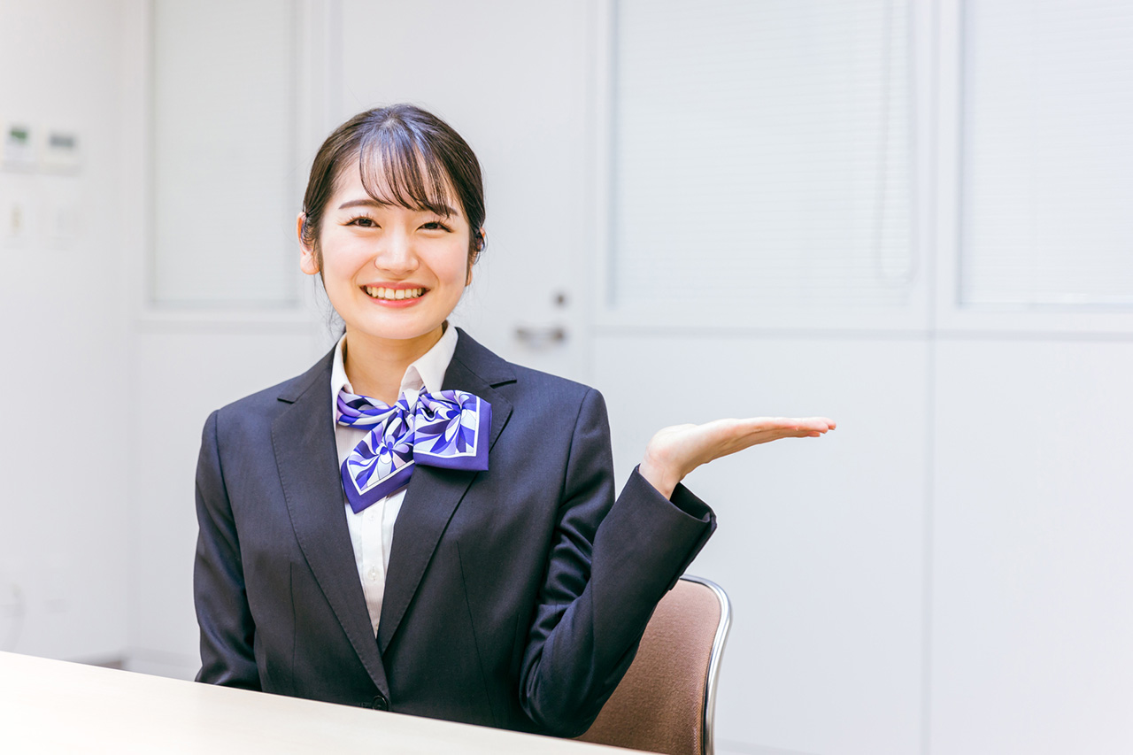金融事務