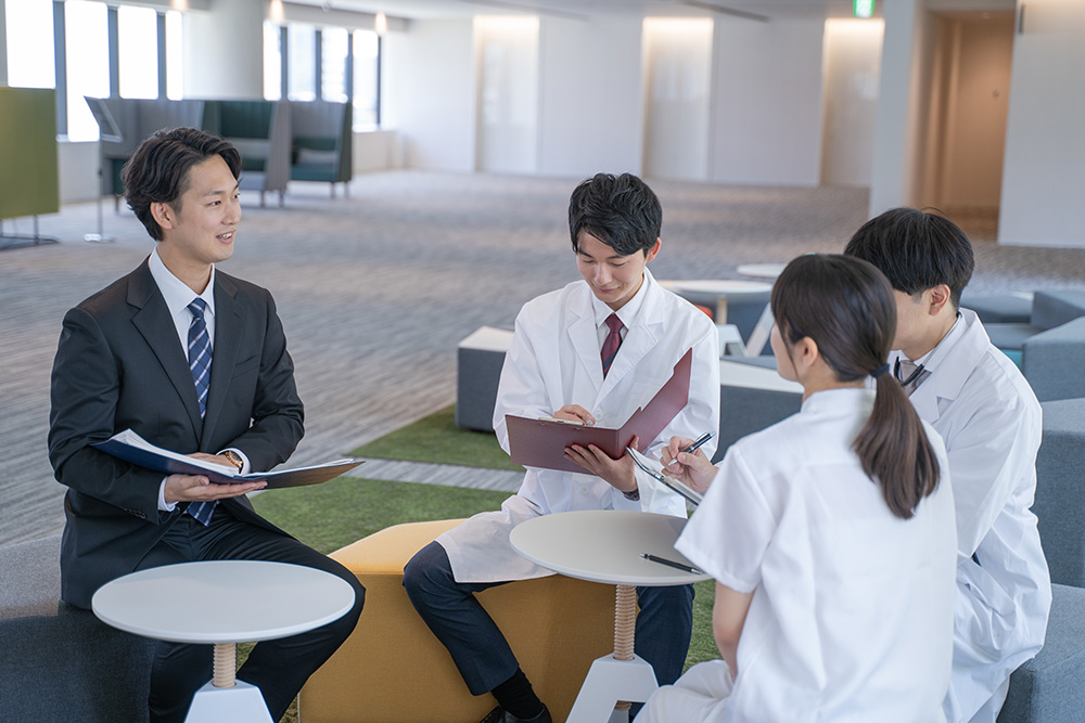 CRA(臨床開発モニター)